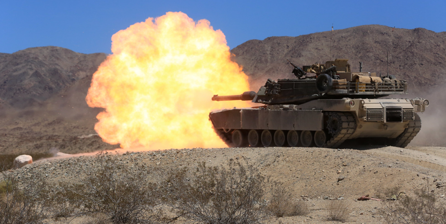 Os projéteis de urânio empobrecido equiparão os tanques de batalha M1A1 Abrams, também do US Lance Cpl. Julio McGraw, USMC/Flickr
